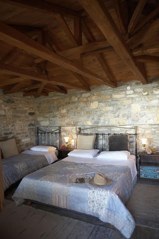 Archontiko Stathopoulou Hotel Агиос Георгиос Нилиас Стая снимка